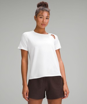 Chemises Lululemon Cotton Shoulder-Twist T-Shirt Femme Blanche | FR_LuLu78137