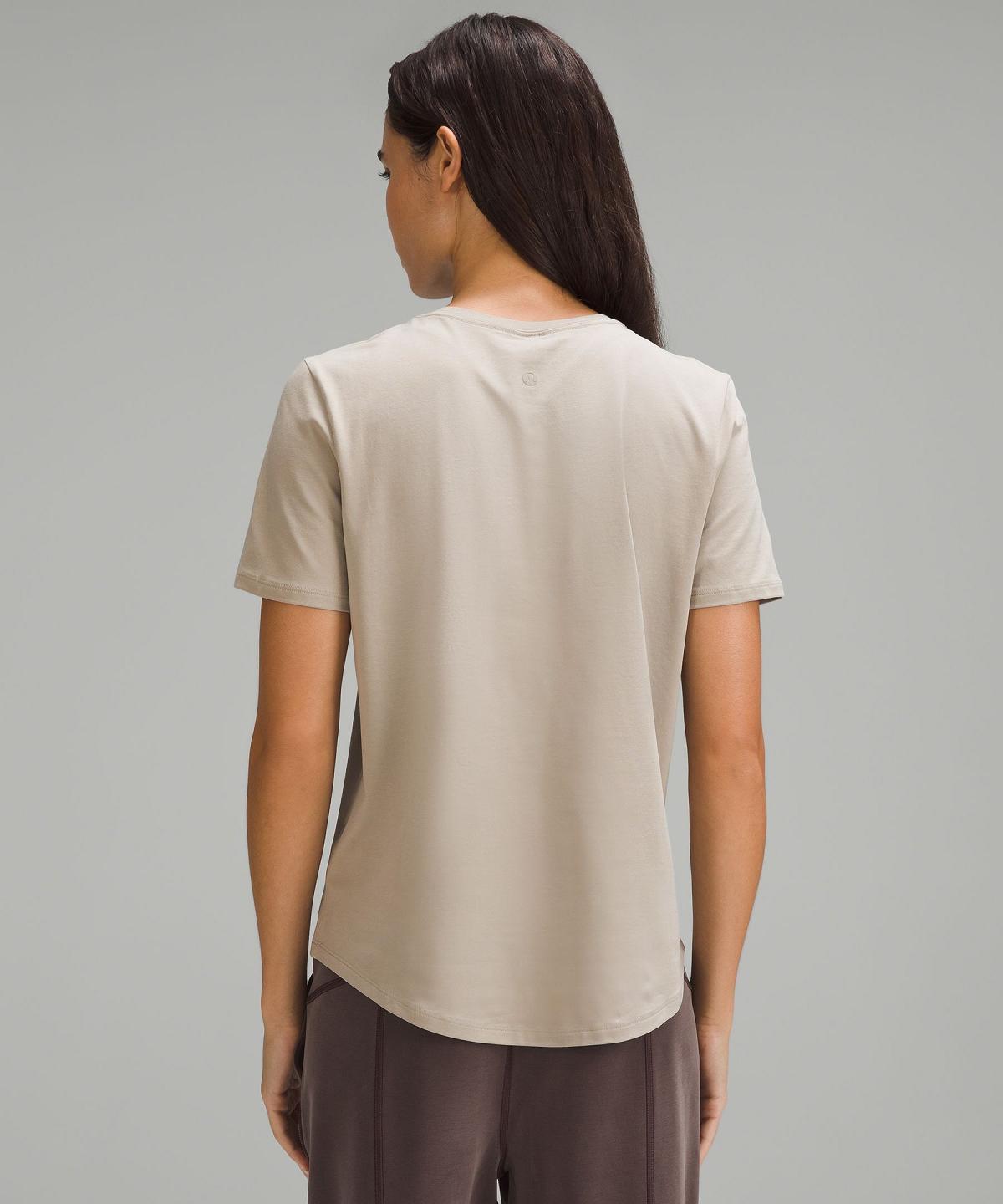 Chemises Lululemon Love Curved-Hem Crewneck T-Shirt Femme Grise | FR_LuLu94782