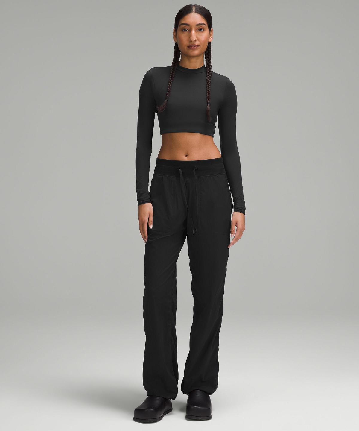 Chemises Lululemon Wundermost Ultra-Soft Nulu Mockneck Super-Cropped Long-Sleeve Femme Noir | FR_LuLu85078