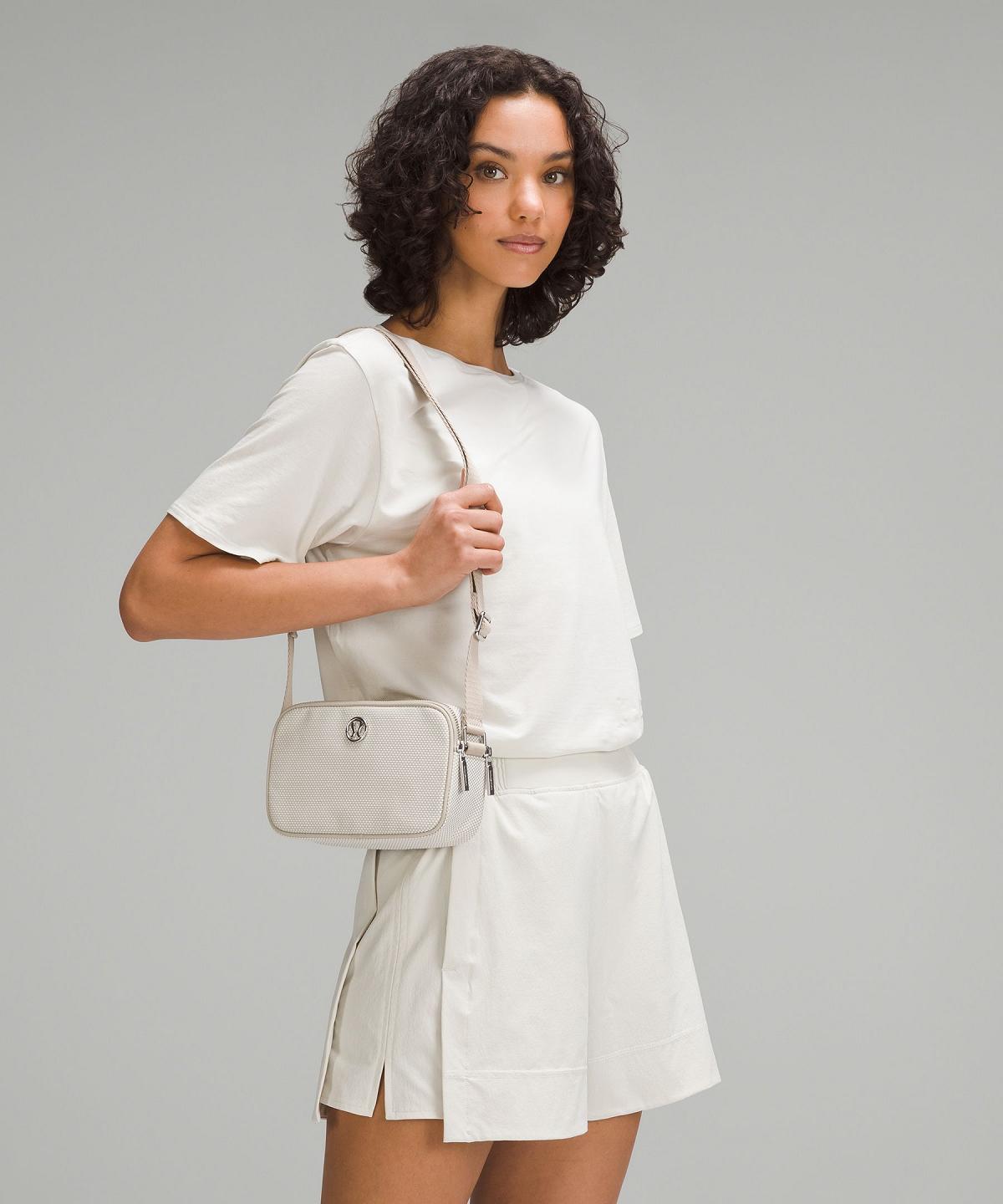 Sac Bandoulière Lululemon Crossbody Camera Bag 2L Bag Blanche | FR_LuLu86097