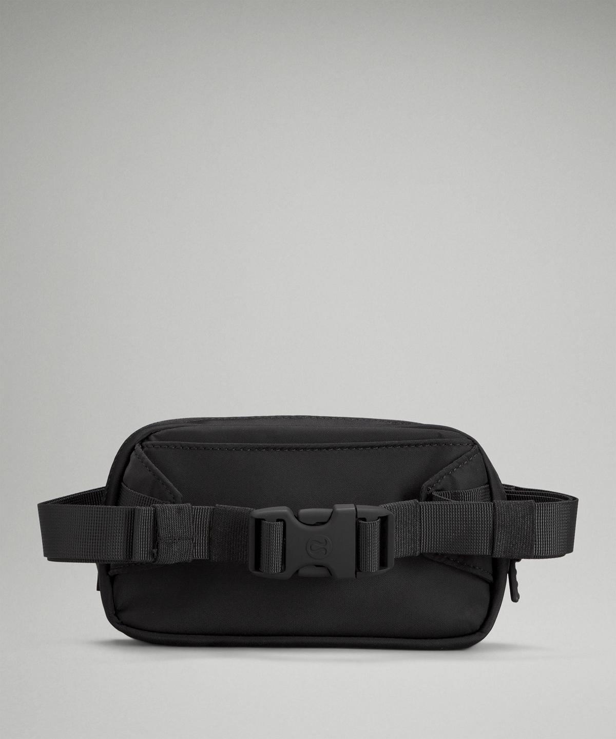 Sac Bandoulière Lululemon Team Canada Future Legacy Mini Bag Noir | FR_LuLu93480