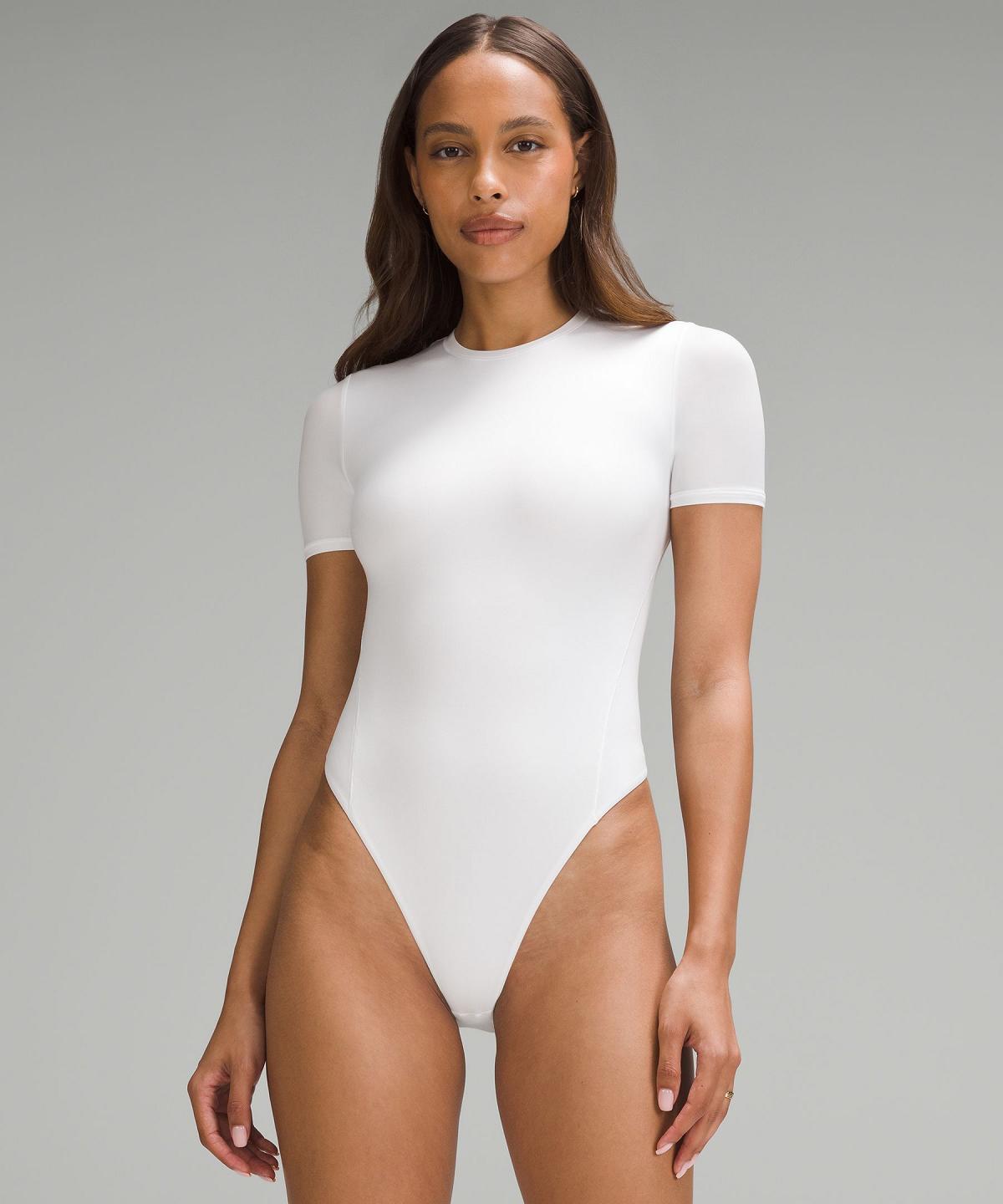 T Shirts Lululemon Wundermost Ultra-Soft Nulu Short-Sleeve Crew Thong Bodysuit Femme Blanche | FR_LuLu19331